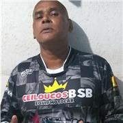 Dou aula de filosofia e educacao fisica